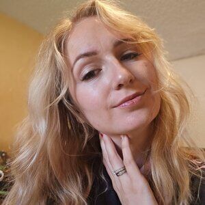 Meet your Posher, Della